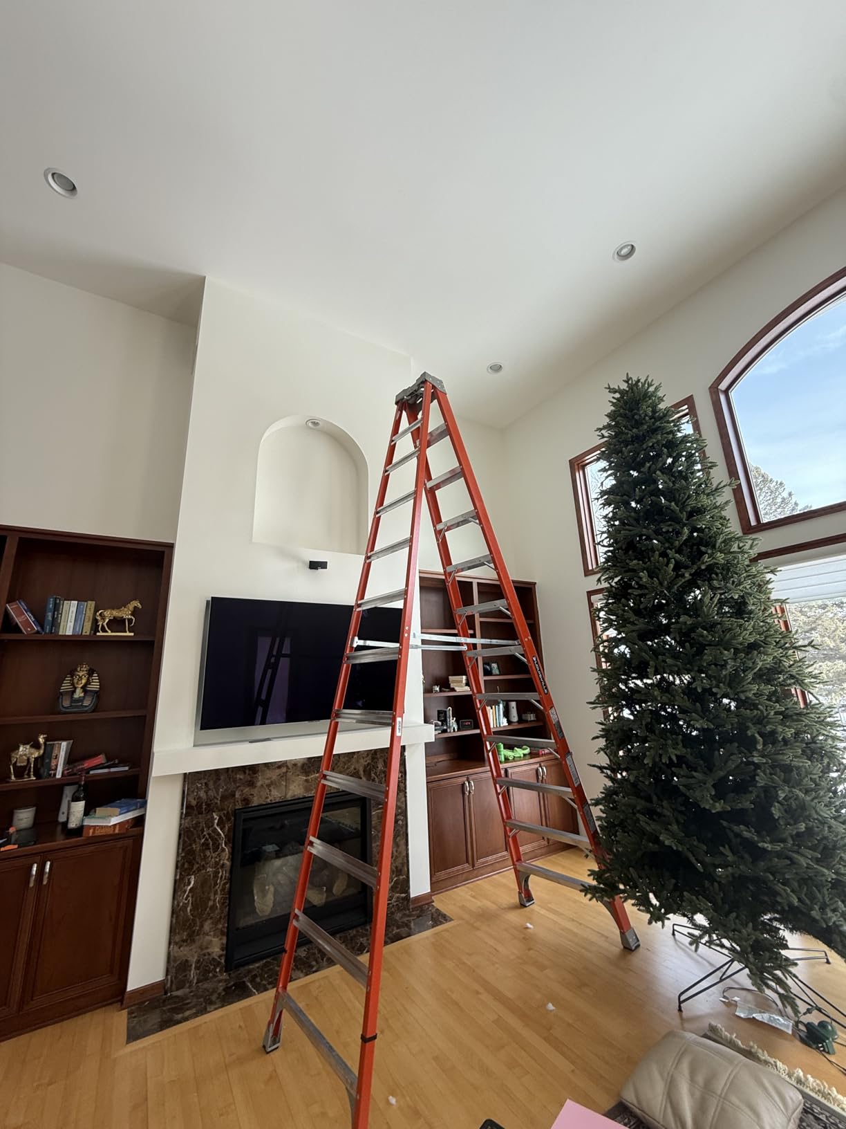 Louisville Ladder 6-Foot Fiberglass Step Ladder, 300-Pound Load Capacity, Type IA, FS1506 customer photo 1