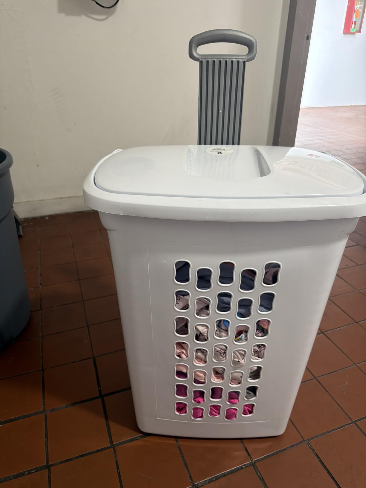 Sterilite Ultra Wheeled Laundry Hamper with Lid, Handle and Wheels for Easy Rolling of Clothes to and from the Laundry Room, Plastic, White, 1-Pack, Portable customer photo 1