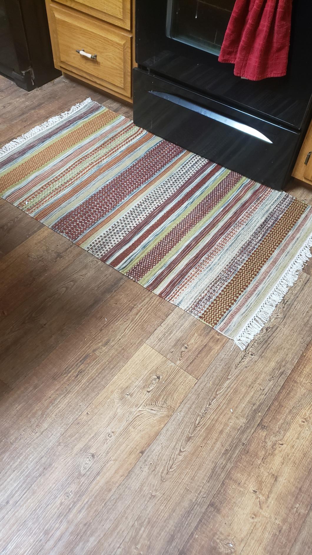 SAFAVIEH Striped Kilim Collection 6' x 9' Beige STK311A Handmade Flatweave Wool Area Rug customer photo 2