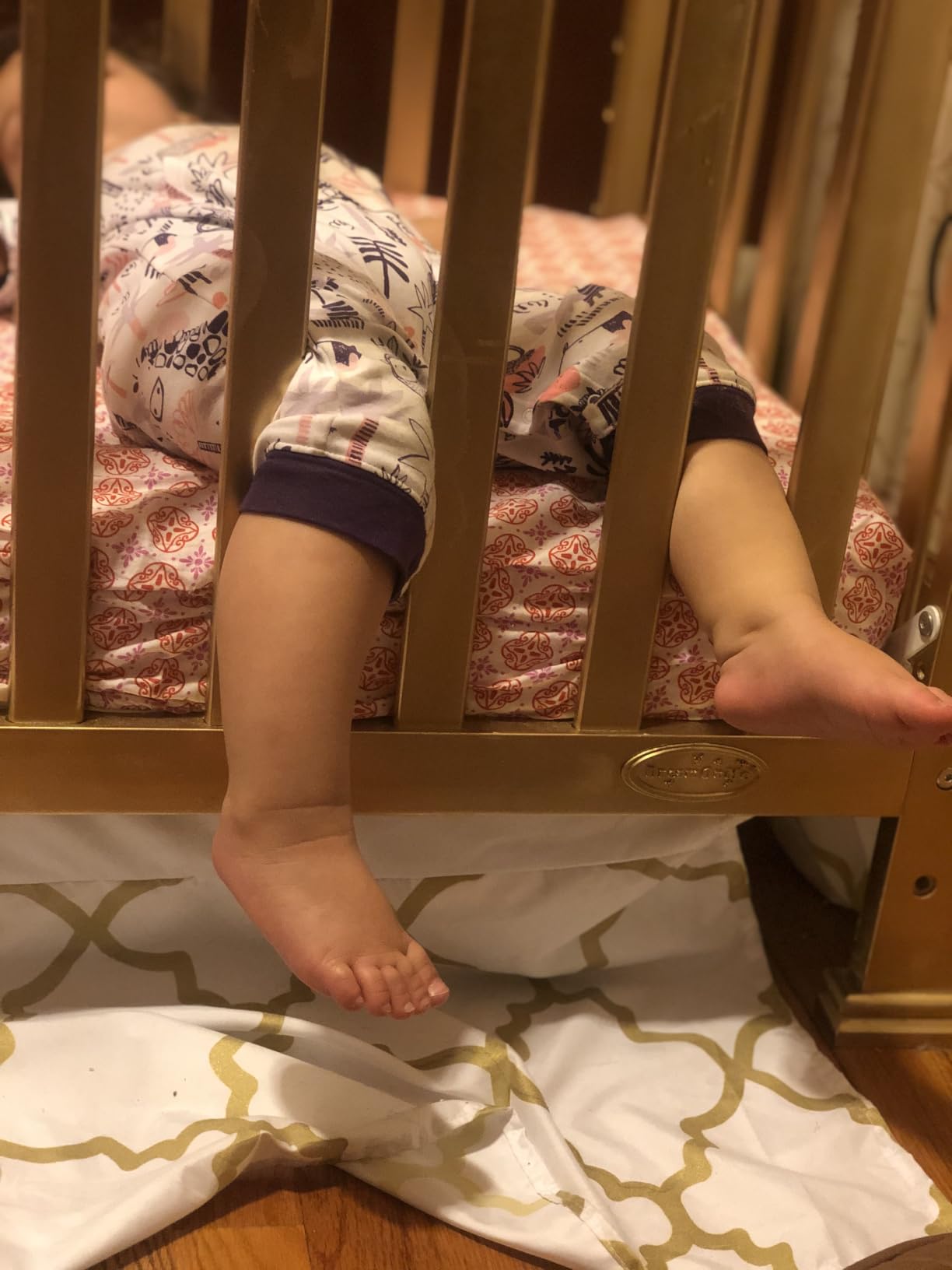 Dream On Me Violet 7-in-1 Convertible Full-Size Baby Crib with Toddler, Day & Full Bed Conversion in White, GreenGuard Gold & BSA, 3 Mattress Heights, Sustainable Pinewood customer photo 2