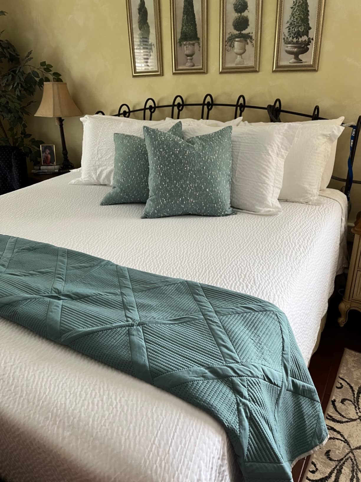 Coverlet Queen Size | Lightweight & Breathable Cotton Blend | Bedspread with Unique Wash-Activated Ripple Texture | Hotel Bedspread | White Quilt for All Season Comfort customer photo 1