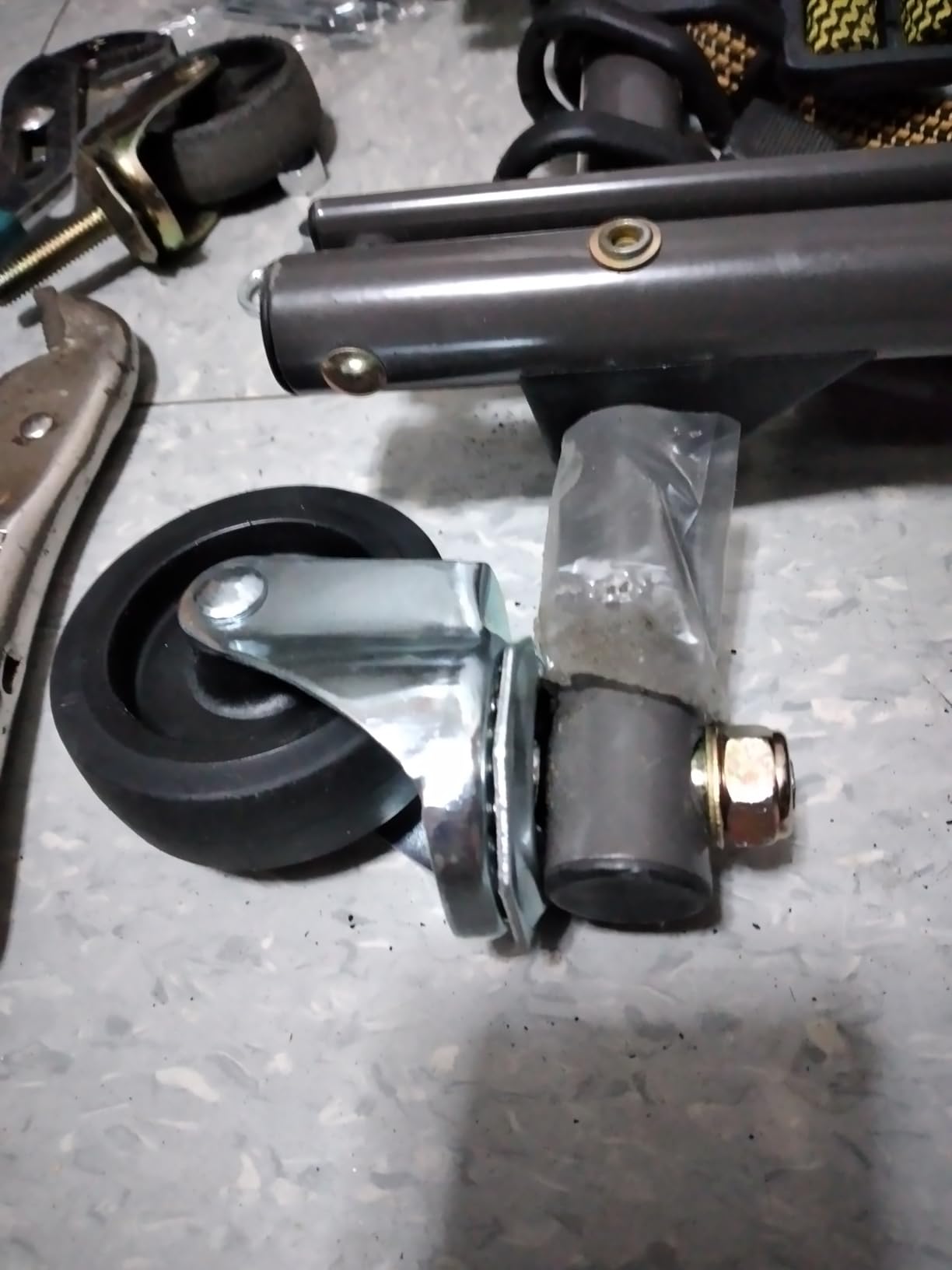 COSCO Shifter Multi-Position Folding Hand Truck and Cart, 300 lb. Weight Capacity, Green, 12222PBG1E customer photo 2