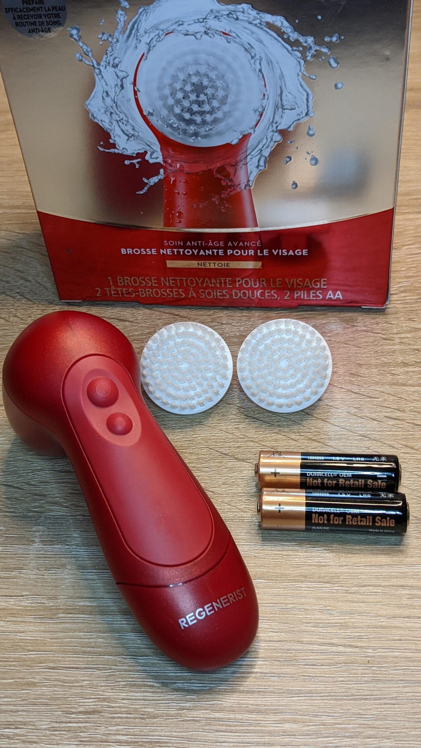 Olay Facial Cleansing Brush Regenerist, Face Exfoliator with 2 Brush Heads customer photo 2