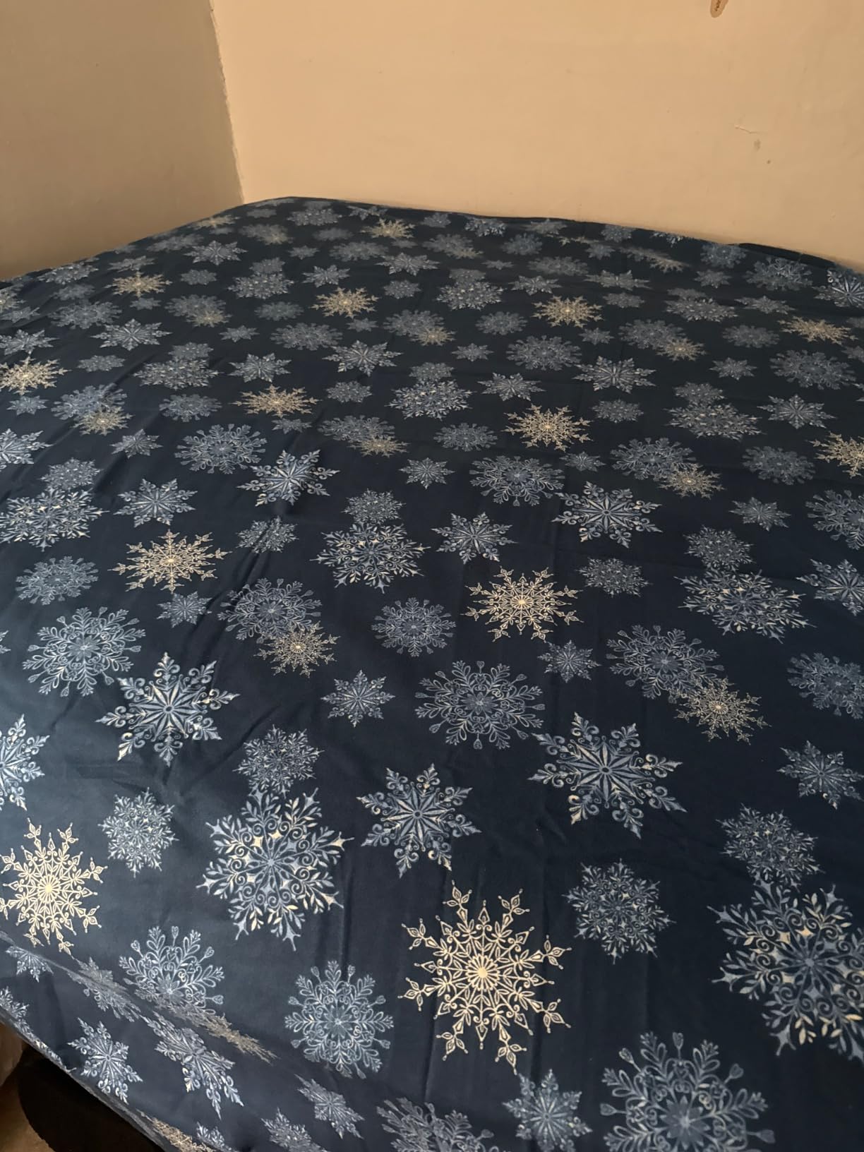Pointehaven Flannel Deep Pocket Set with Oversized Flat Sheet, Queen, Snow Flakes Navy customer photo 2