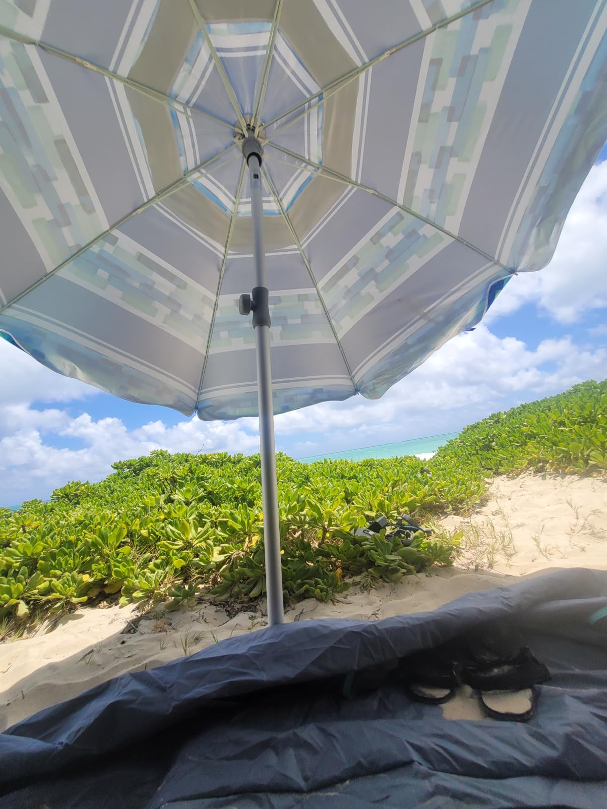 AMMSUN 7ft Heavy Duty High Wind Beach Umbrella with Sand Anchor Vent Tilt UPF 50+ Sun Protection customer photo 2