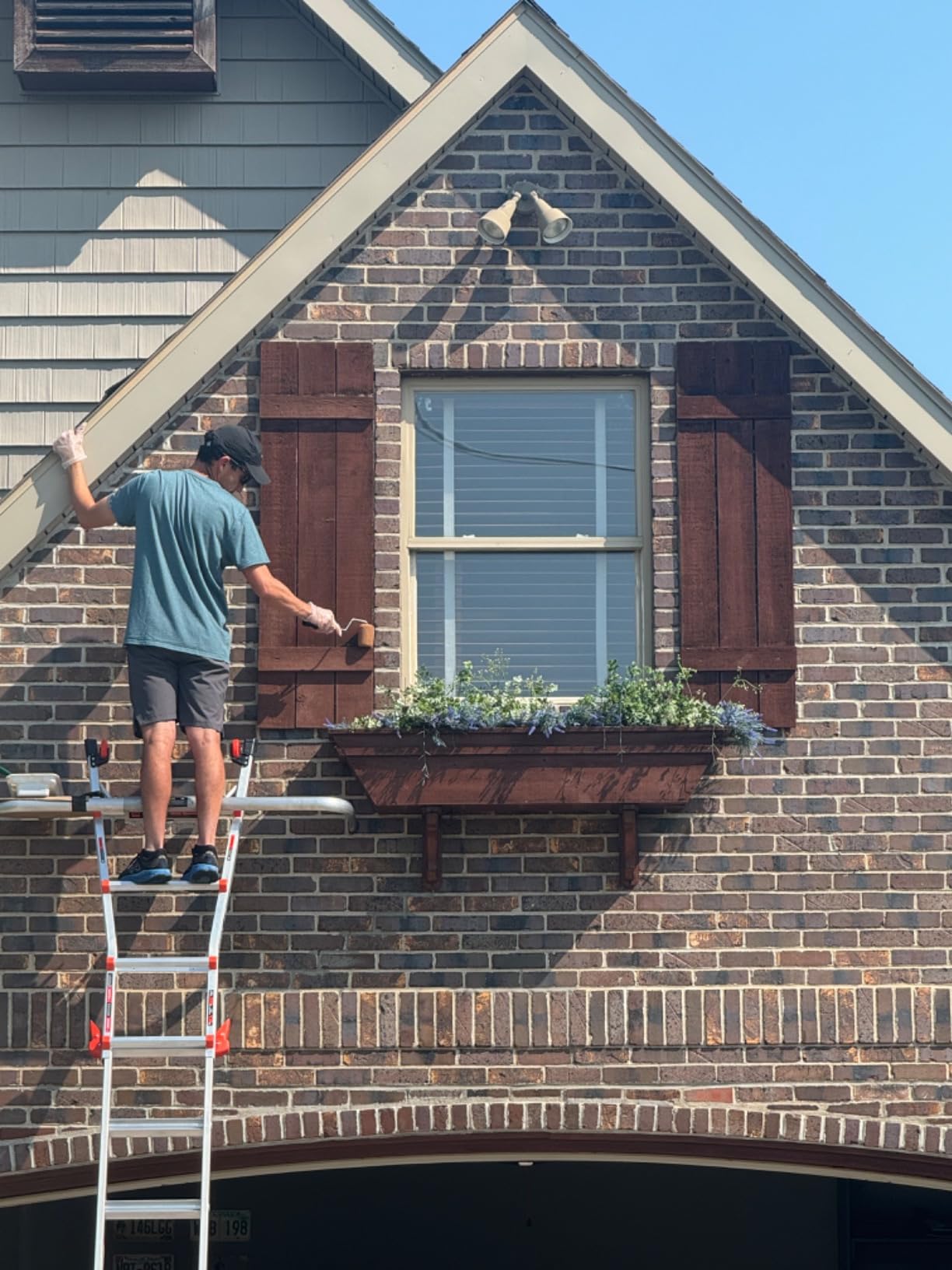 Little Giant Ladders Velocity 17-Ft Folding Multi-Position Ladder, Aluminum, 300 lb Load Capacity, Type 1A Extra Heavy Duty, 18-Ft Reach, with Ratchet Levelers and Wheels (15417-801) customer photo 2
