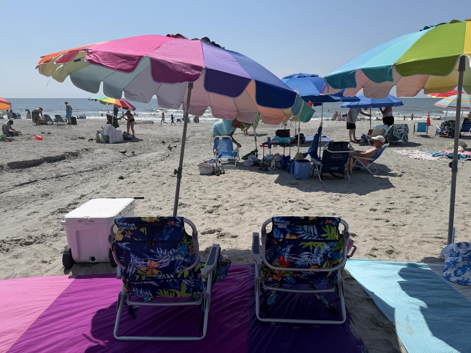 AMMSUN 7.5ft Heavy Duty HIGH Wind Beach Umbrella with Sand Anchor Vent Tilt Portable Sun Shelter, UV 50+ Protection customer photo 1