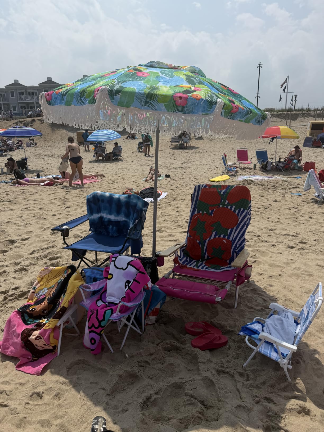 AMMSUN 6.5ft Tropical Fringe Beach Umbrella with Sand Anchor, Tilt, Air Vent, UPF50+, Portable Carry Bag customer photo 1