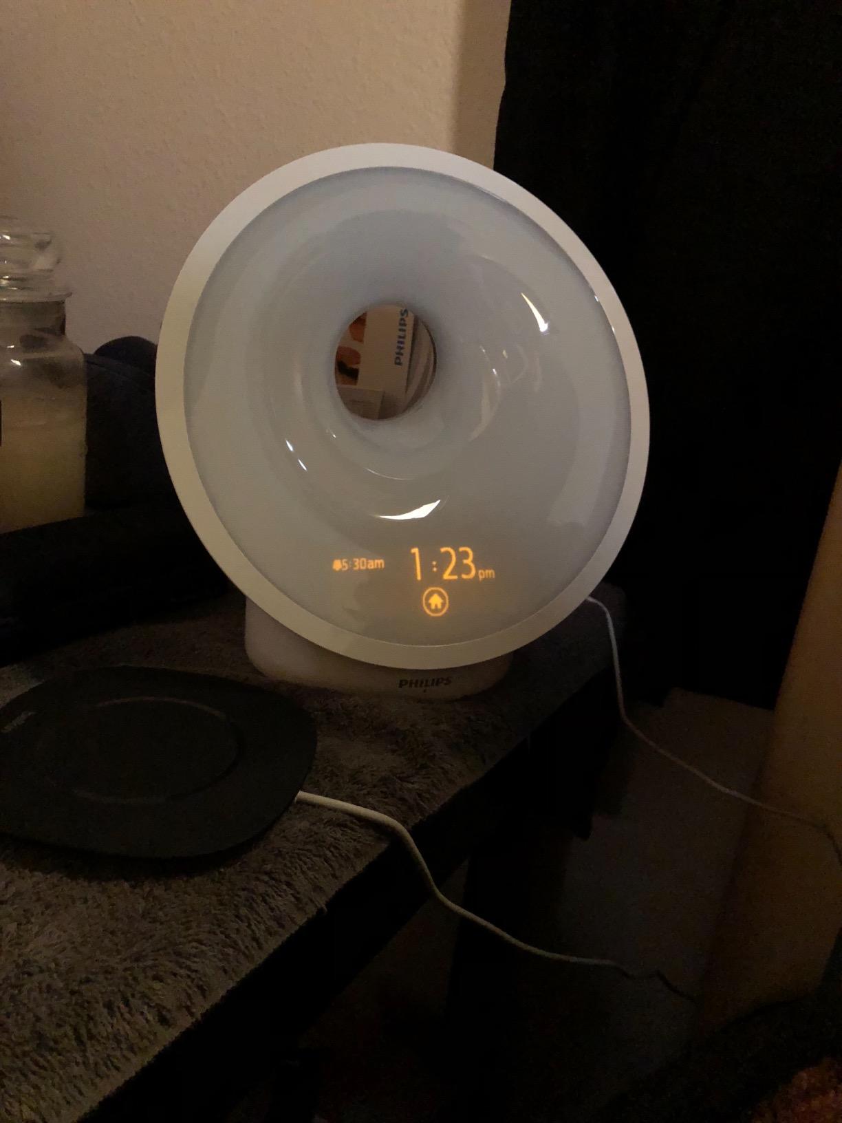 PHILIPS SmartSleep Sleep and Wake-Up Light, Simulated Sunrise and Sunset, Multiple Lights and Sounds, RelaxBreathe to Sleep, HF3650/60 customer photo 2