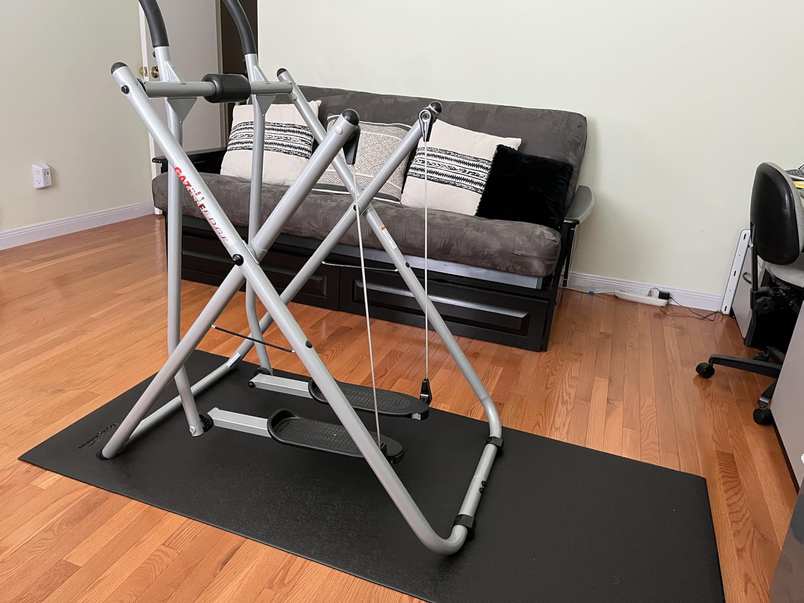 Amazon Basics Treadmill Mat and Exercise Equipment Floor Protector customer photo 2