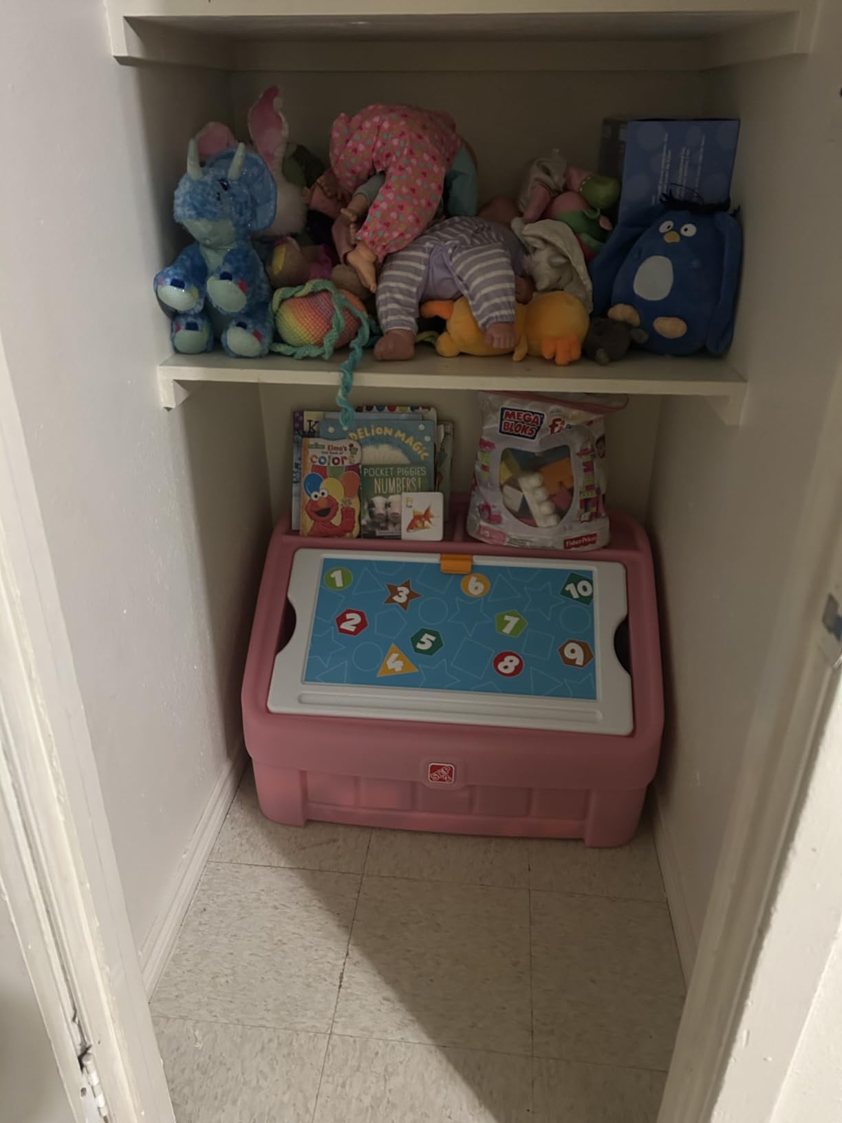 Step2 2-in-1 Toy Box & Art Lid, Kids Toy Storage Bin & Organizer, Easel & Chest in One, Made of Durable Plastic, For Toddlers 2+ Years Old, Gray customer photo 1