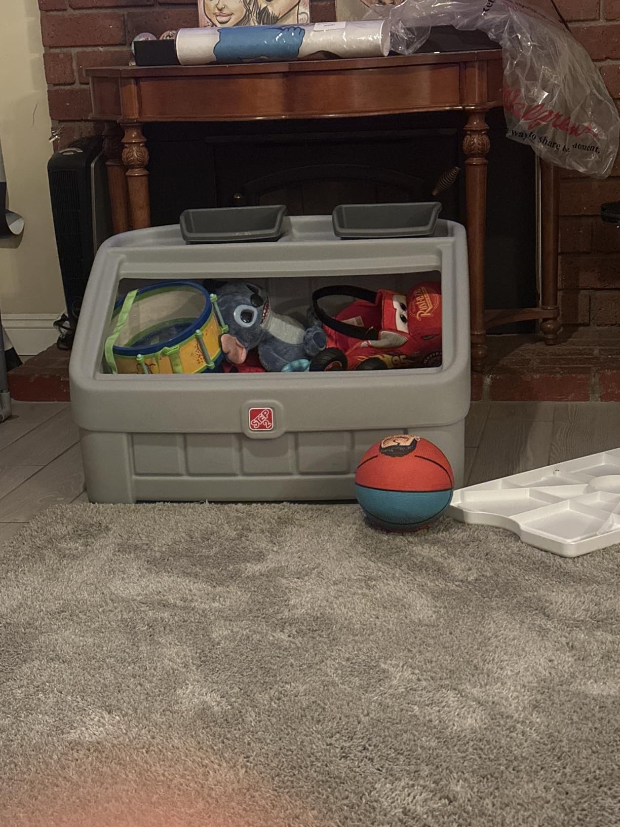 Step2 2-in-1 Toy Box & Art Lid, Kids Toy Storage Bin & Organizer, Easel & Chest in One, Made of Durable Plastic, For Toddlers 2+ Years Old, Gray customer photo 2
