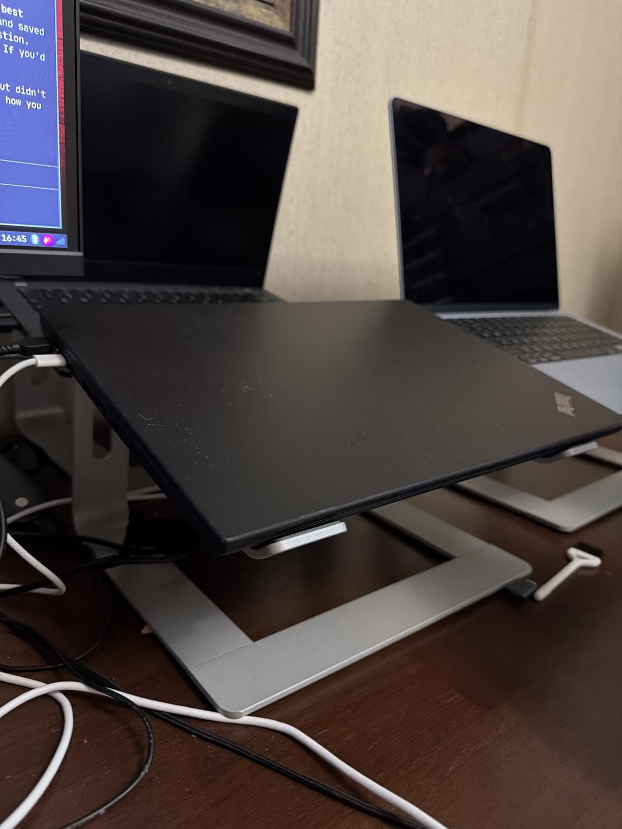 SOUNDANCE Laptop Stand, Aluminum Computer Riser, Ergonomic Laptops Elevator for Desk, Metal Holder Compatible with 10 to 15.6 Inches Notebook Computer, Silver customer photo 2