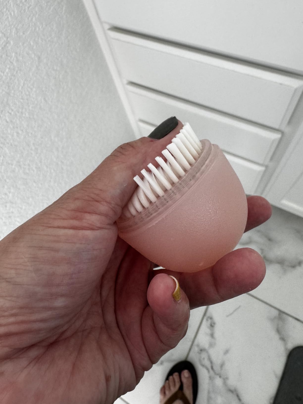 EcoTools Deep Cleansing Facial Brush, Manual Facial Cleansing Brush Exfoliates & Deeply Cleanses, Remove Makeup & Dry Skin, Eco-Friendly Face Brush for Cleansing, Color May Vary, 1 Count customer photo 1