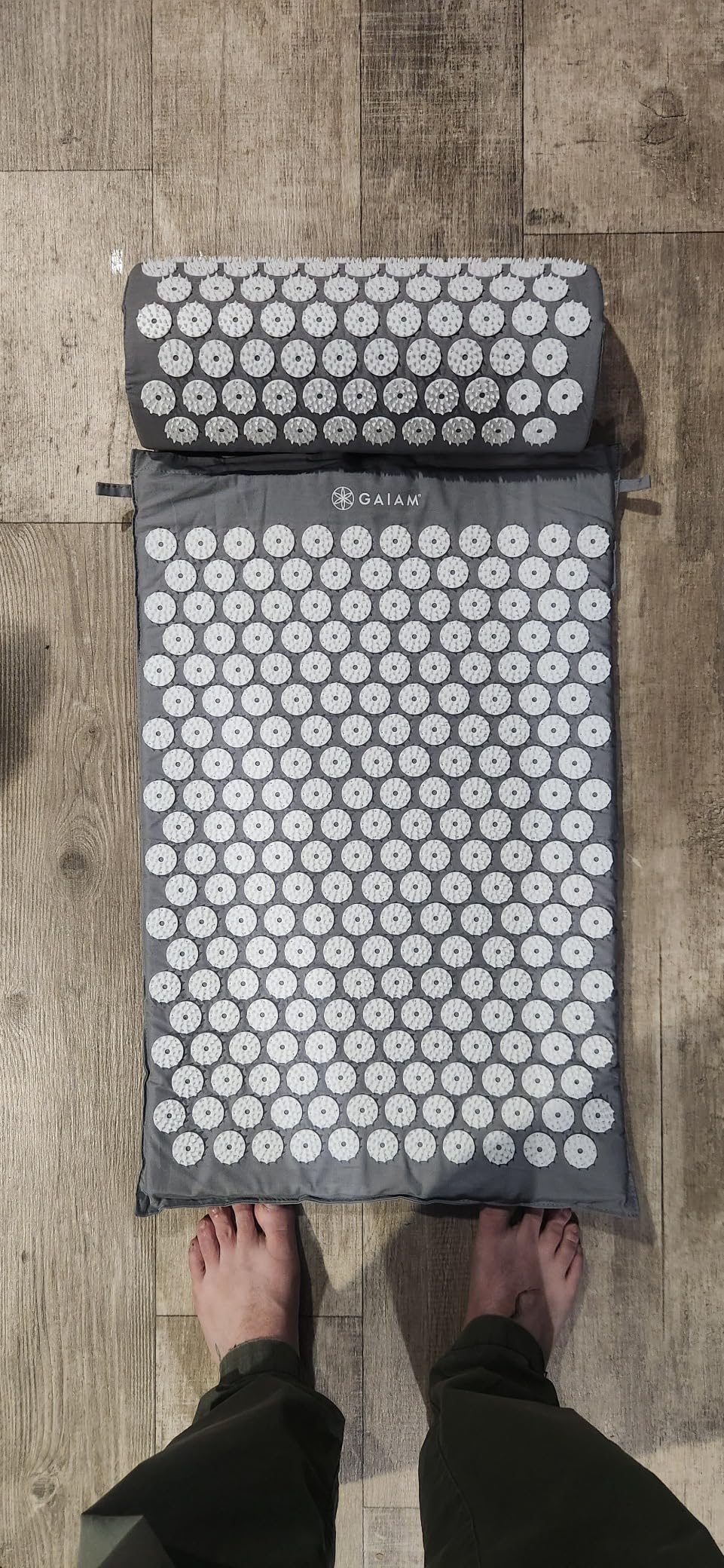 Gaiam Acupressure Mat & Pillow Set, Neck, Shoulder & Back | Acupuncture-Style Stimulation | Neck, Shoulder & Back Tension | Multi-Point Pressure | Home Relaxation Use customer photo 1