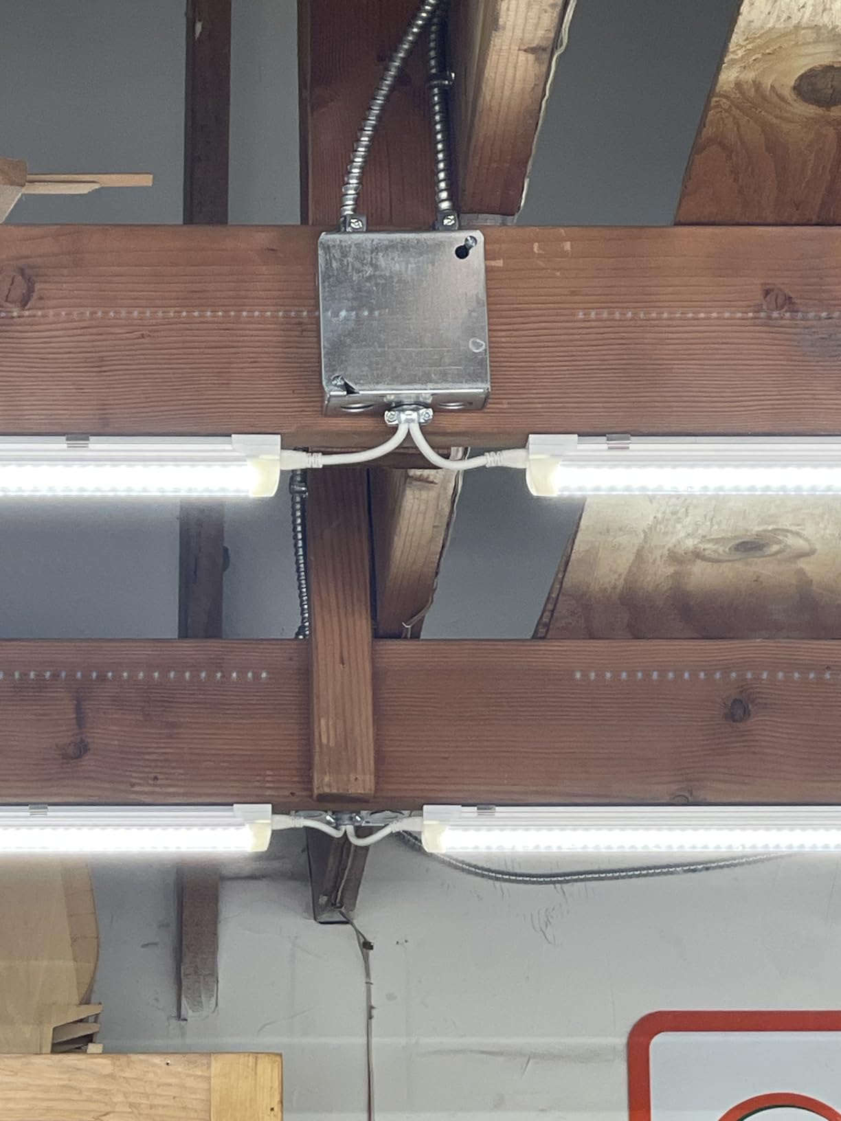 Barrina LED Shop Lights 8FT, 72W 10000LM 5000K, Daylight White, T8 LED Garage Lights, V Shape Clear Cover, High Output Tube, Linkable 8 Foot LED Strip Light for Workshop, Warehouse with Plug, 10 Packs customer photo 2