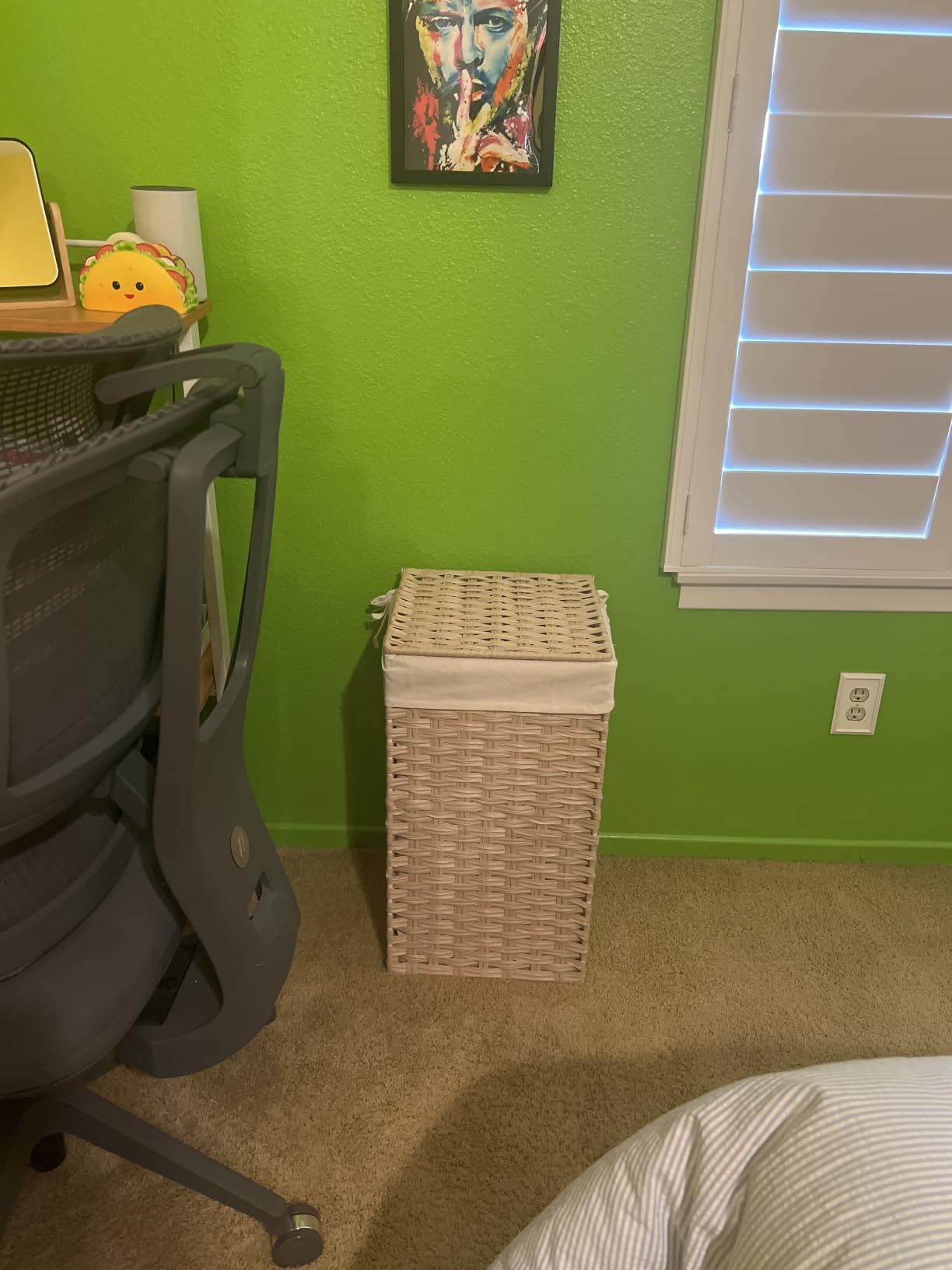 SONGMICS Laundry Hamper with Lid, 23.8 Gallon (90 L) Synthetic Rattan Clothes Laundry Basket with Lid and Handles, Foldable, Removable Liner, Goose Yellow ULCB51NL customer photo 1