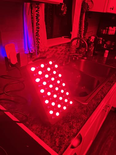 Hooga HG300 Red Light Therapy Panel, 660nm Red & 850nm Near-Infrared Light, 60 LEDs, Built-in Timer, Adjustable Stand for Home Wellness customer photo 1