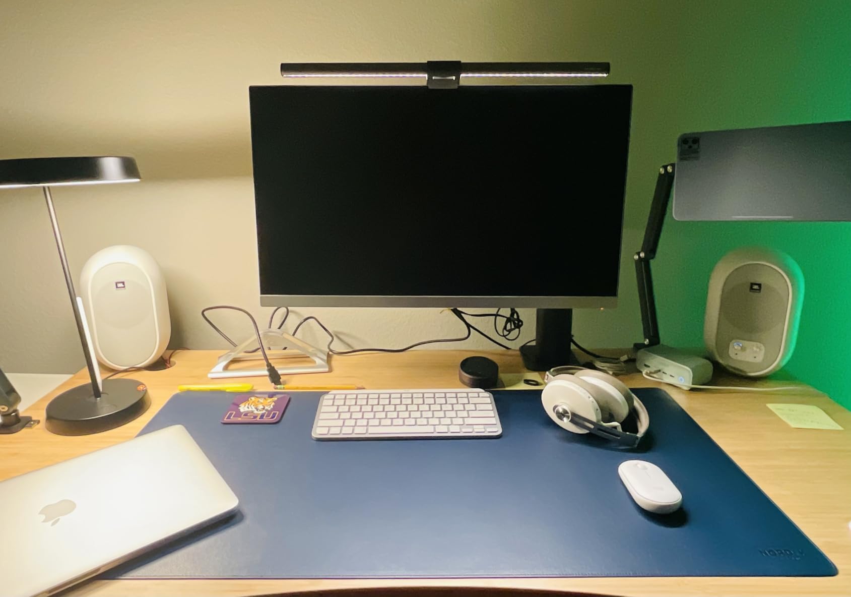 JBL Professional 1 Series 104-BT Compact Desktop Reference Monitors with Bluetooth, Black, Sold as Pair, 4.5-inch Speaker customer photo 2