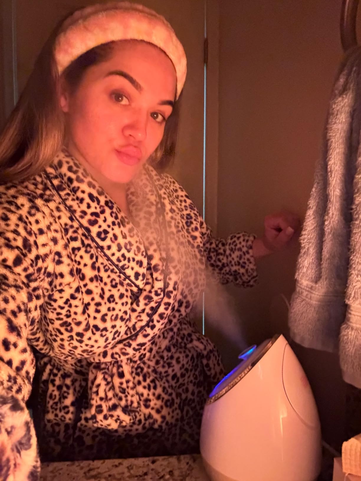 Vanity Planet Aira Ionic Facial Steamer (Rose Gold) - Pore Cleaner that Detoxifies, Cleanses and Moisturizes - Adjustable Nozzle, Water Tank with 3 Essential Oil Baskets customer photo 1
