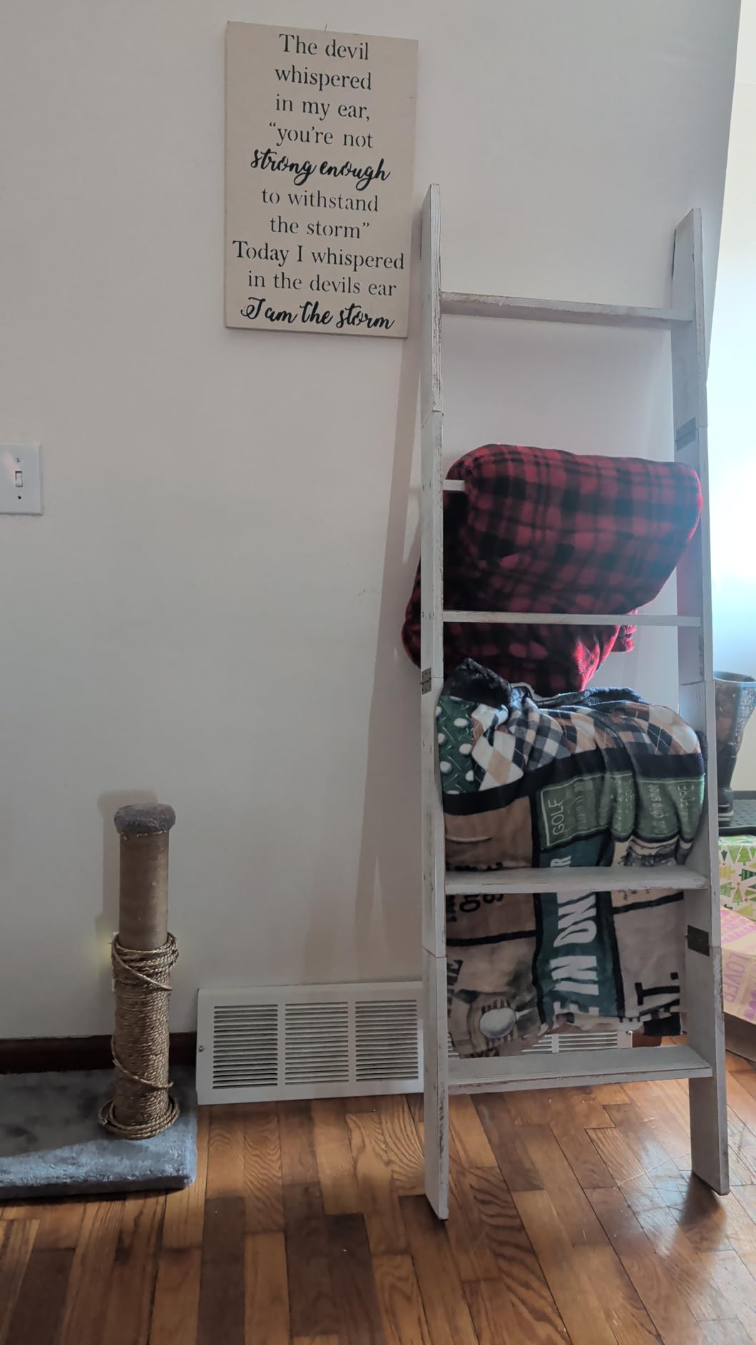 Honest Blanket Ladders for the Living Room, 5-Tier Blanket Holder, Wall-Leaning Blanket Rack, Ladder Shelves, Wooden Quilt Ladder, Farmhouse Decor, White customer photo 2