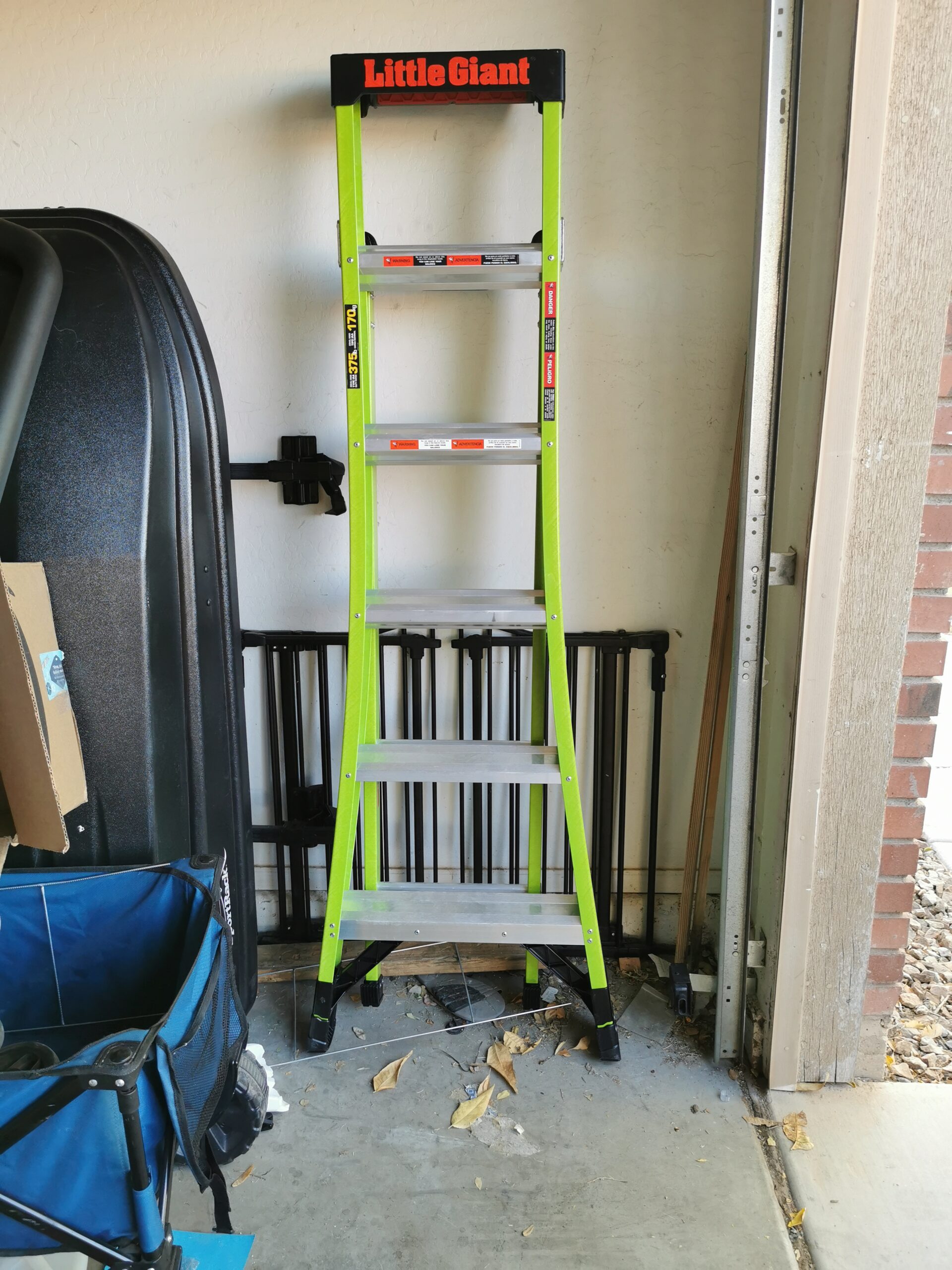 Little Giant King Kombo Pro 6-Ft Multi-Position Ladder, Step/Extension/Leaning Modes, Non-Conductive Fiberglass, Hi-Viz Green, Rotating Wall Pad, 375 lb. Type IAA, 13-Ft Reach, 13906-001 customer photo 1