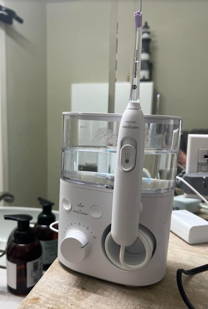 Philips Sonicare Countertop Power Flosser 5000, 2 Nozzles, White | 180% More Effective Than Floss, Quad-Stream Technology, 2 Modes, 10 Intensities, Magnetic Docking Station, HX3811/20 customer photo 1