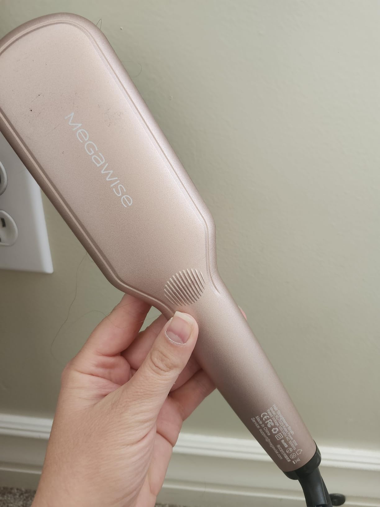 MegaWise Hair Straightener Brush KL1025-2-in-1 Ionic Hair Straightening & Detangling Brush with Adjustable Temperature, Anti-Scald Technology, and Auto Shut-Off - Ideal for All Hair Types customer photo 2