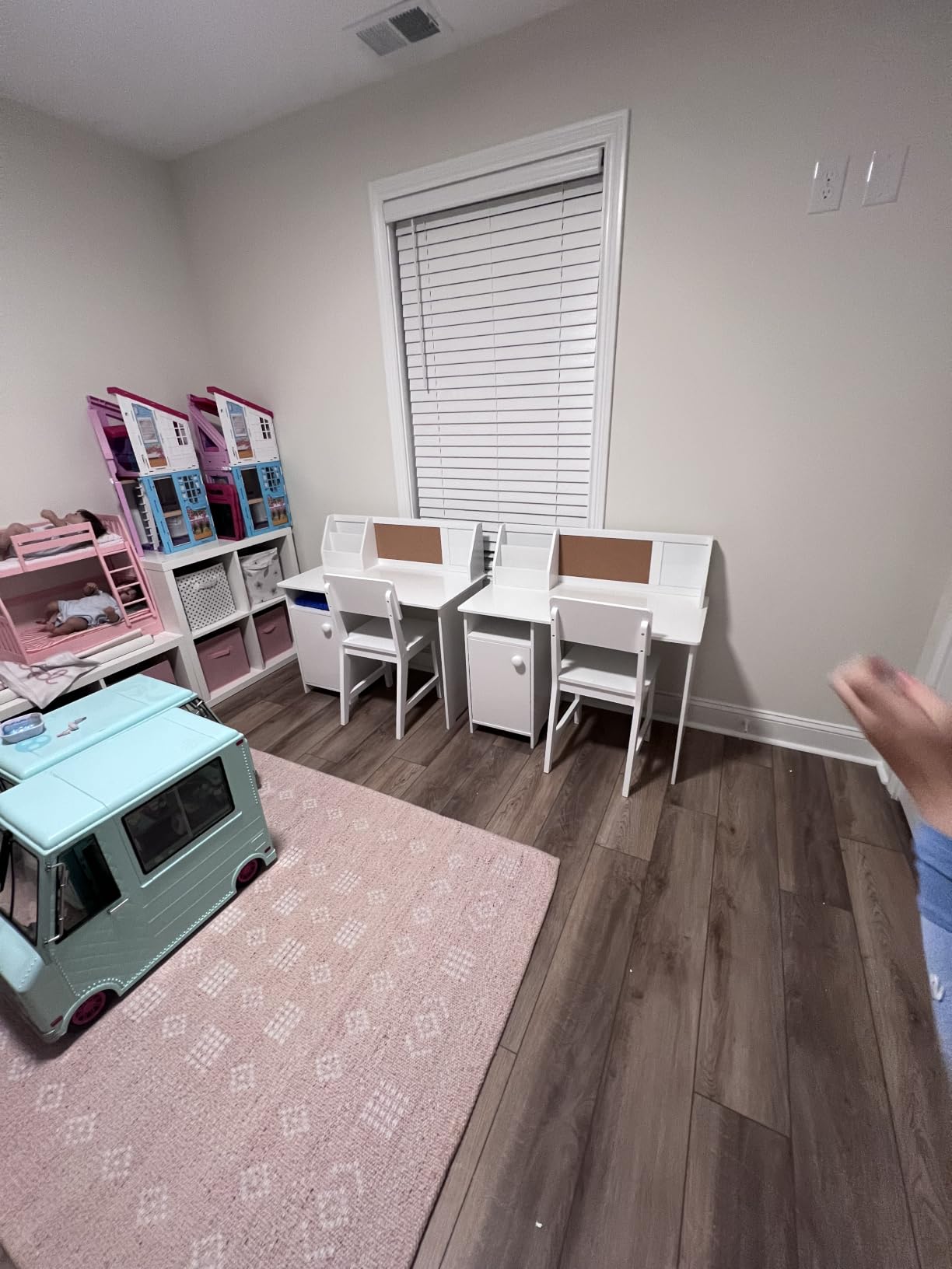 UTEX Wooden Kids Desk and Chair Set with Hutch and Storage for Ages 3-8 customer photo 2