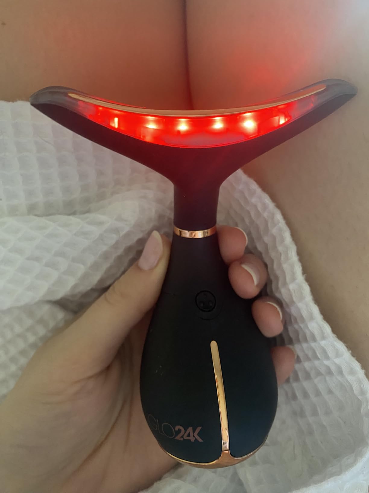 GLO24K LED Facial Massager for Face & Neck - Beauty Wand with LED Light, Vibration & Warm Massage - Cosmetic Skincare Tool customer photo 2