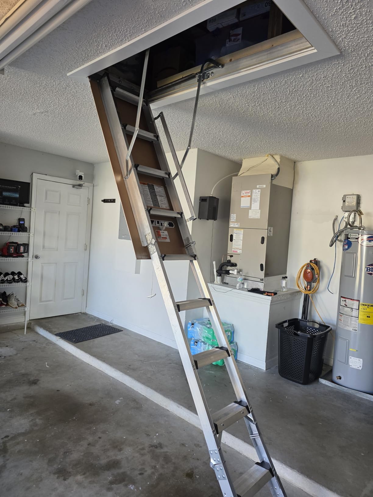 LITE 10-Foot Aluminium Attic Ladder 54