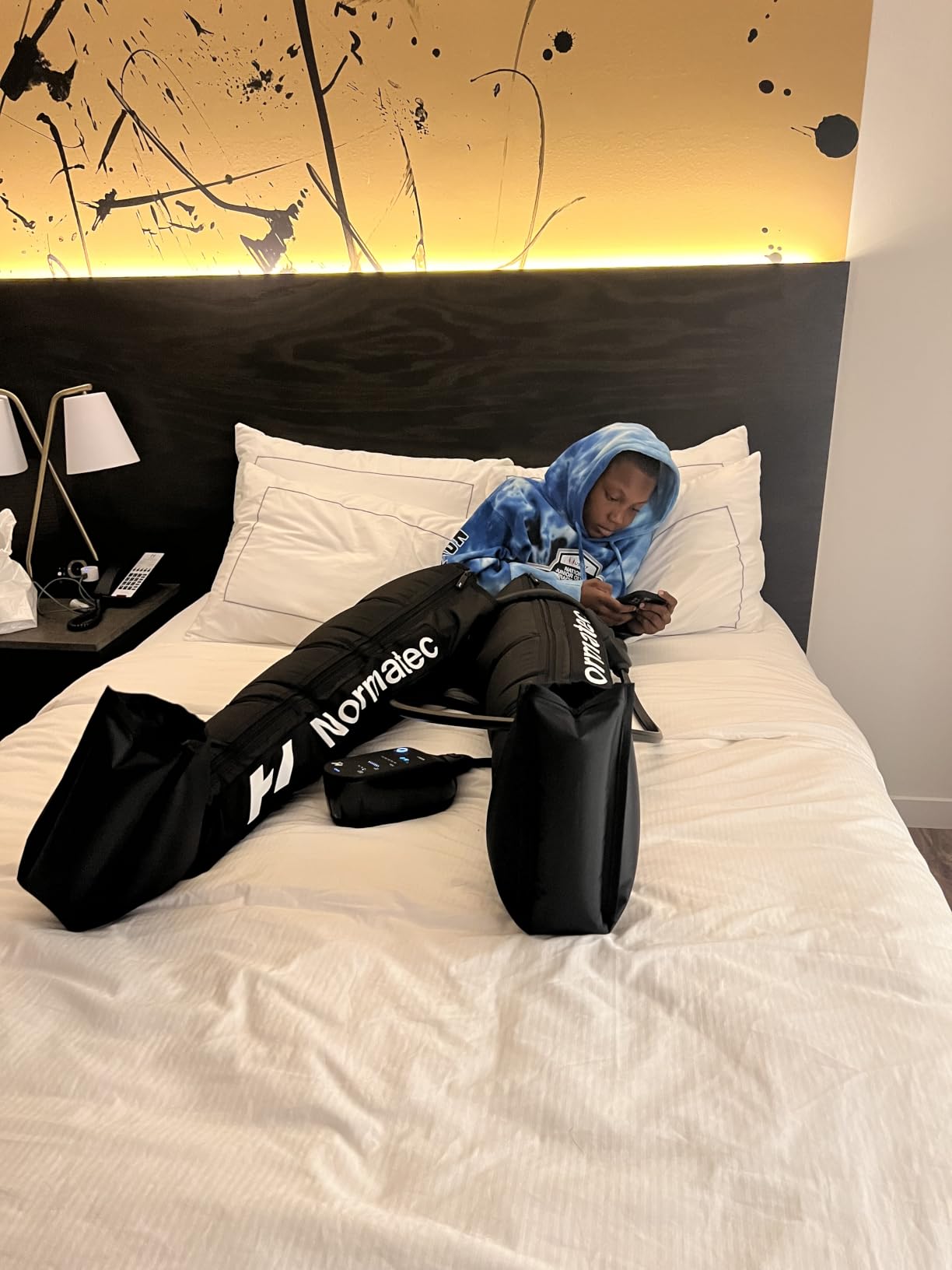 Hyperice Normatec 3 Legs Compression Boots Full Leg Recovery Size Standard | Relieve Muscle Aches Pain | Reduce Tension Swelling | 7 levels | Increase Circulation | ZoneBoost | FSA-HSA Eligible | TSA customer photo 1
