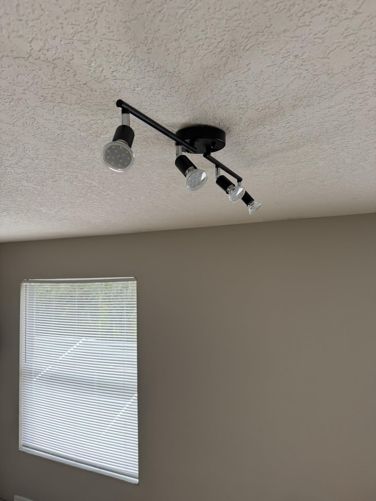 LED 8 Light Track Lighting Kit, 54.13'' Black 8 Way Ceiling Spot Lighting, Flexibly Rotatable Head, Track Light Included 8 x LED GU10 Bulb (4W, Daylight White 5000K, 400LM) customer photo 2