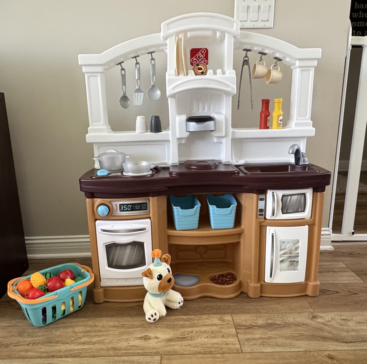 Step2 Fun with Friends Kids Kitchen Playset, Indoor/Outdoor Kitchenette with Lights & Sounds, Durable Plastic, 25-Piece Toy Accessories, Toddlers 2+ Years, Gray customer photo 2