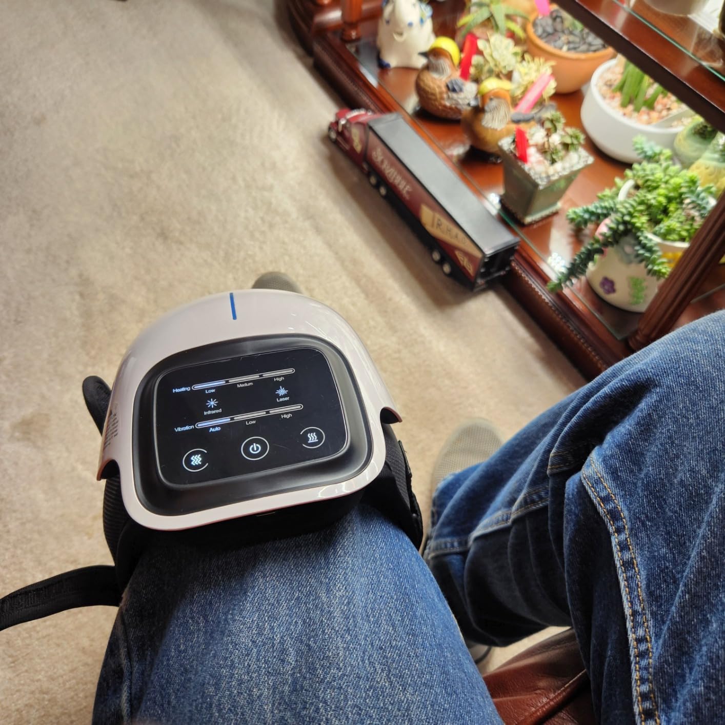 nooro Portable Knee Massager with Heat, Red Light, & Massage Therapy, Relax Tight Muscles and Helps Minor Joint Stiffness and Discomfort, Hands-Free Design customer photo 1