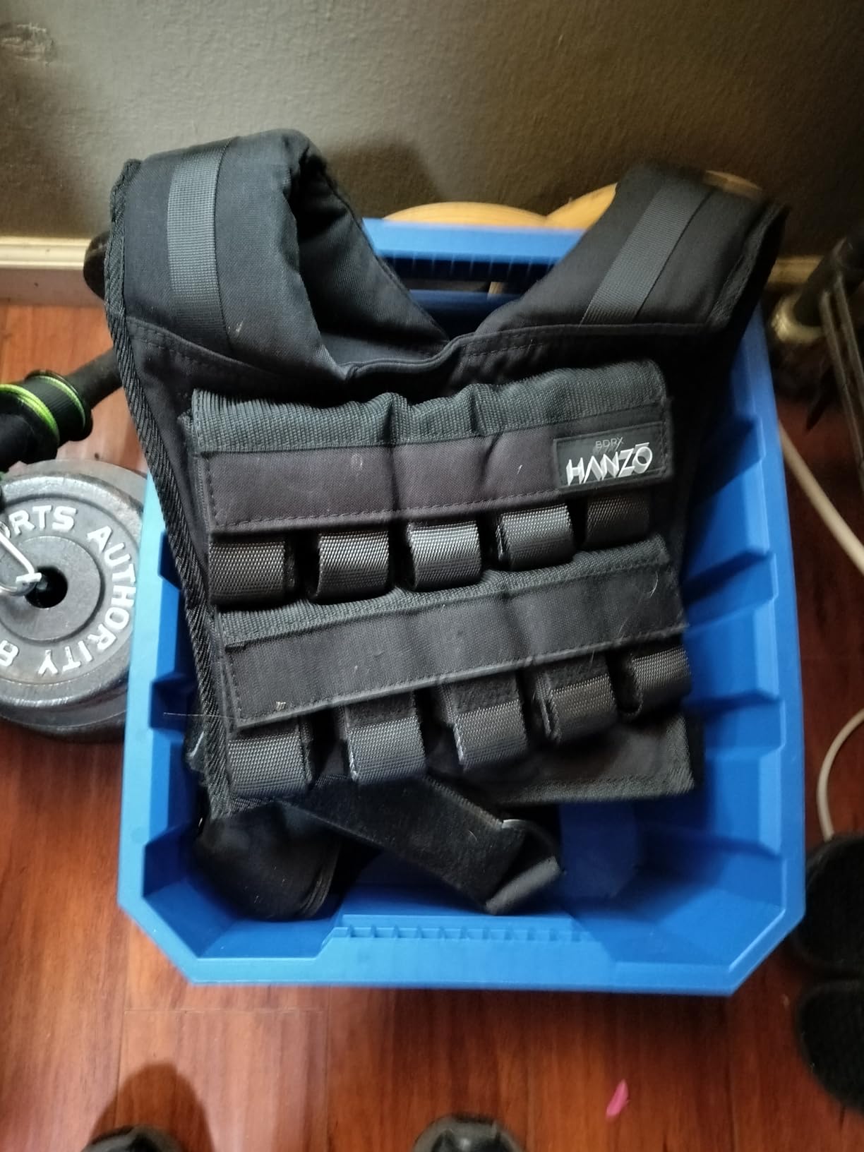 HANZO Weighted Vest for Men & Women 25lbs | 35lbs | 45lbs | 65lbs | Weight Vest With Removable Iron Weights, Adjustable Heavy Duty Weighted Workout Vest for Calisthenics & Fitness Training customer photo 1
