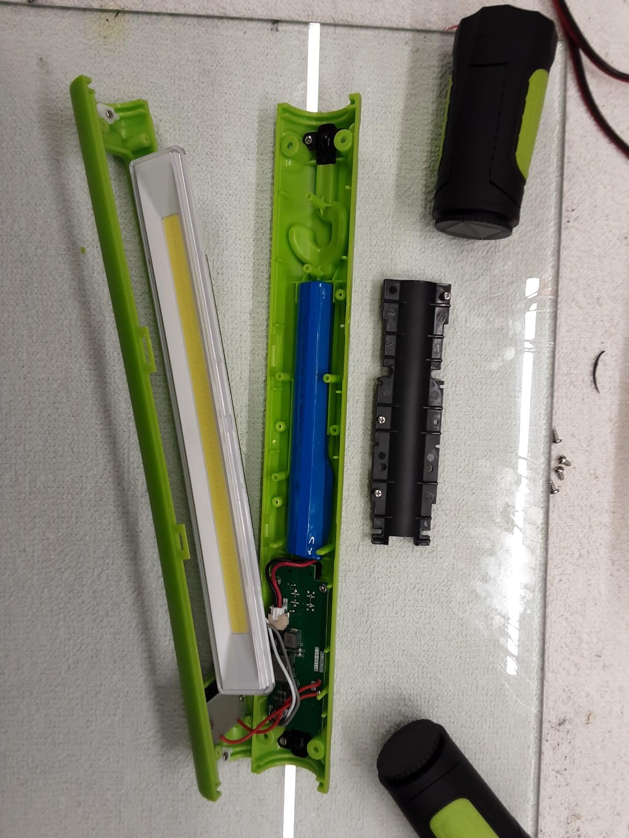 Mechanic Work Light, 3000LM Magnetic Work Lights, 5200mAh Rechargeable LED Work Light Bar, Portable Cordless Underhood Work Lights with Hooks for Inspection Workshop Emergency customer photo 1