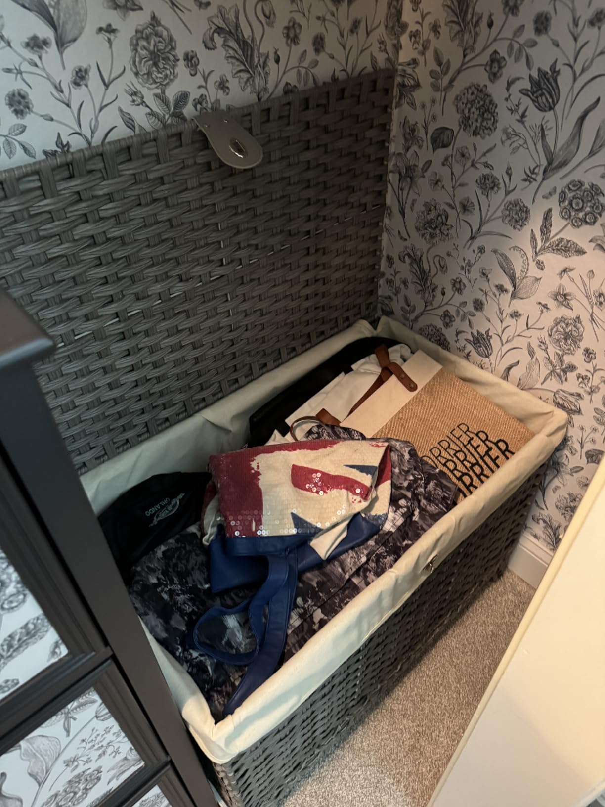 Honjourai Wicker Storage Basket with Lid,Rattan Shelf Basket with Removable Liner Bag,160L Storage Bin,Storage Trunk with Heightened Feet,Storage Container for Wardrobe,Home Organizer customer photo 2