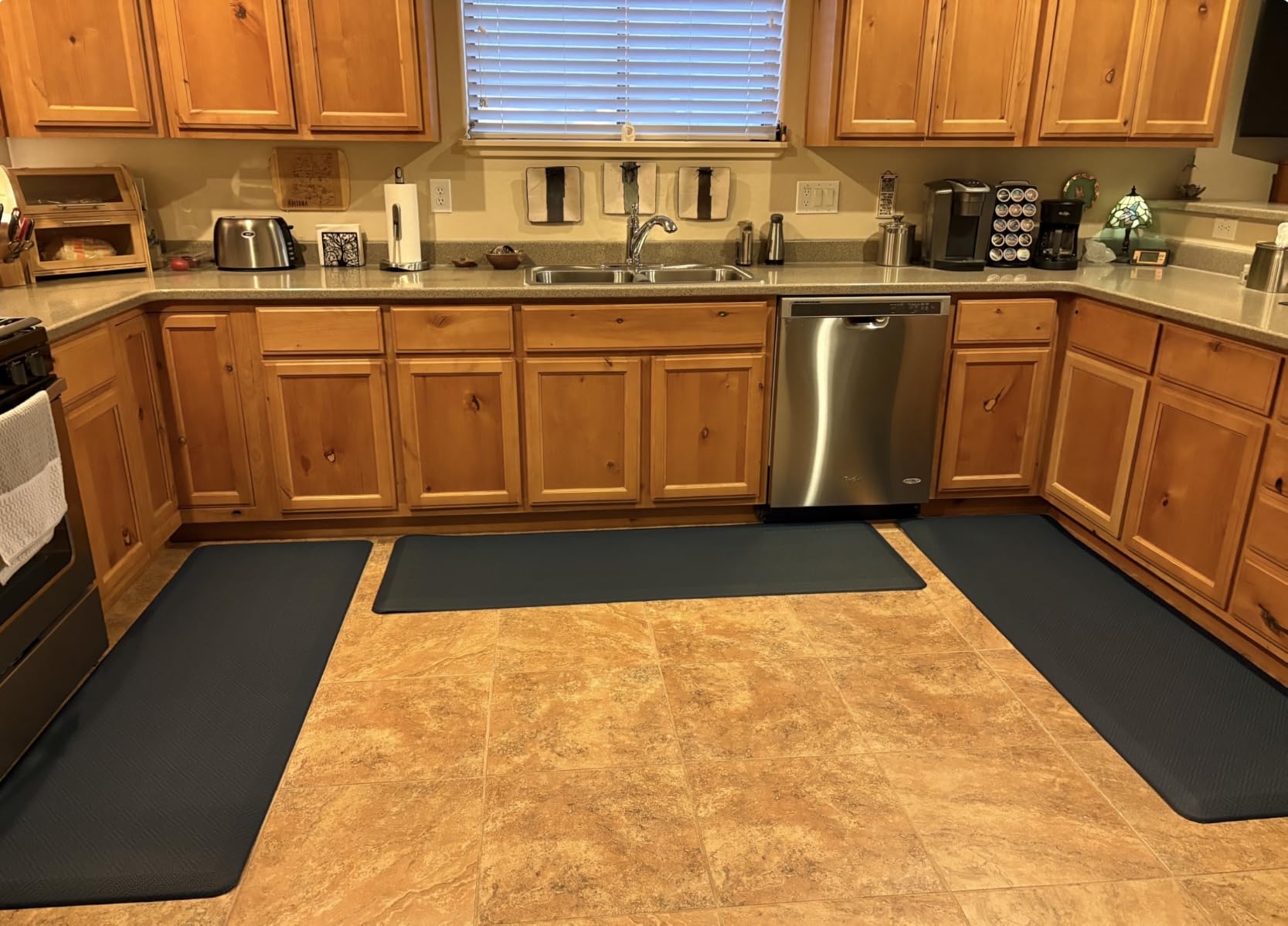 Ophanie Kitchen Mats for Floor,3/4 inch Thick,20x32 Anti Fatigue Cushioned Mat,Kitchen Rugs,Waterproof,Comfort Ergonomic Standing Mat for Office,Home,Sink with 99+ Pairs of Anti-Slip Bottom Ridges customer photo 1