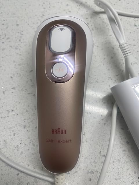 Braun Smart IPL, Skin i Expert Pro 7, VOGUE's Best Hair Removal Device, IPL Hair Removal for Women and Men, Permanent Laser Hair Reduction At-Home, World's 1st Smart App, 4 Heads, IPL7387 customer photo 1