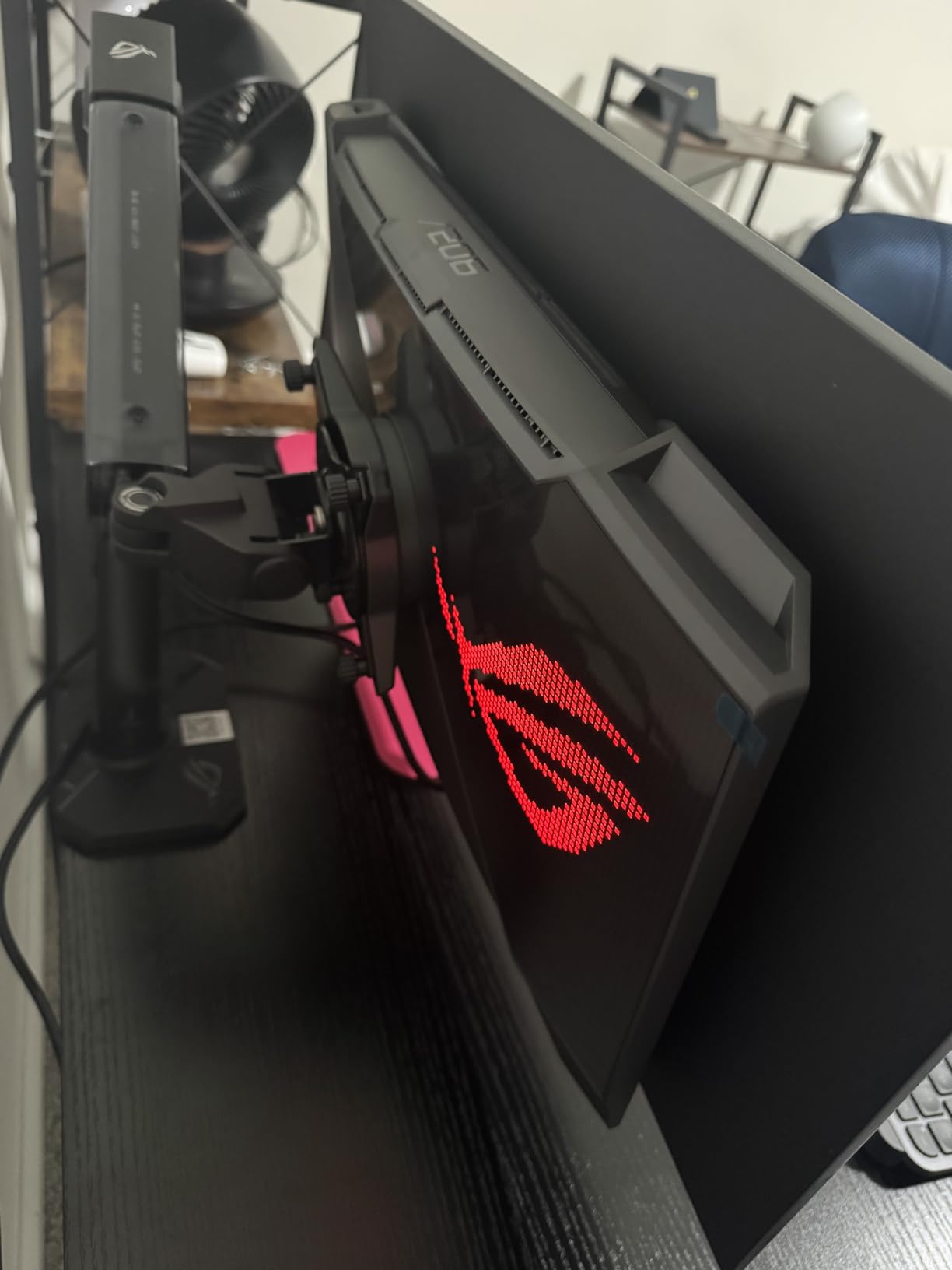 ASUS ROG Ergo Monitor Arm (AAS01) - Monitor Mount with Cable Management, Ergonomic, Pivot, Swivel, Height Fully Adjustable, Clean Desk Setup, up to 39 inches, 23 lbs, VESA 100x100, Mechanical Spring customer photo 1