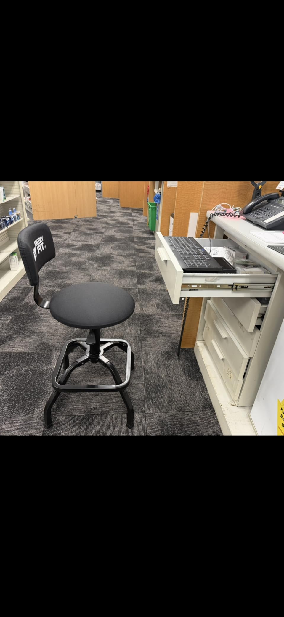 Shop Stool with Backrest, Mechanic Garage Stool for Workshop, Adjustable Shop Stools Chair, Padded Workbench Stools for Men Women, 300 LBS Capacity, 360° Swivel PVC Seat, Heavy Duty, Black customer photo 2