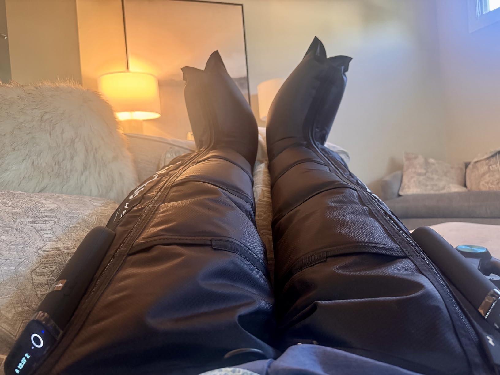 Hyperice Normatec Elite Wireless Compression Boots Recovery Size Standard | Increase Circulation | Symmetrical Massage | Bluetooth | Reduce Aches Pains | Pressure Sensor Feedback | 7 levels | Portable customer photo 1
