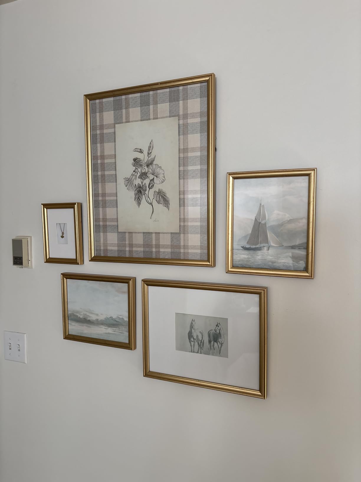 Kate and Laurel Adlynn Traditional Picture Frame Set, Set of 5, Varying Sizes, Vintage Gold, Classic Wall Frame Set Collection with Hanging Template for Gallery Wall Picture Frame Display customer photo 1