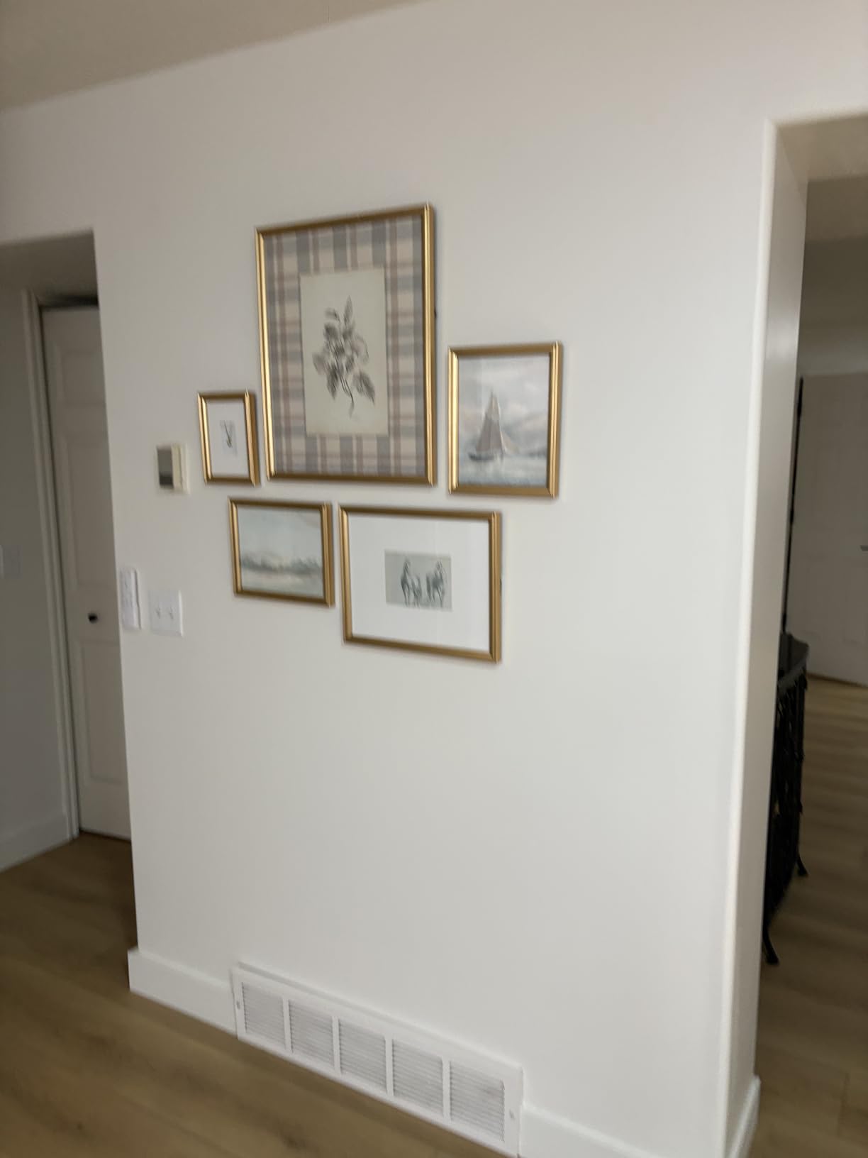 Kate and Laurel Adlynn Traditional Picture Frame Set, Set of 5, Varying Sizes, Vintage Gold, Classic Wall Frame Set Collection with Hanging Template for Gallery Wall Picture Frame Display customer photo 2