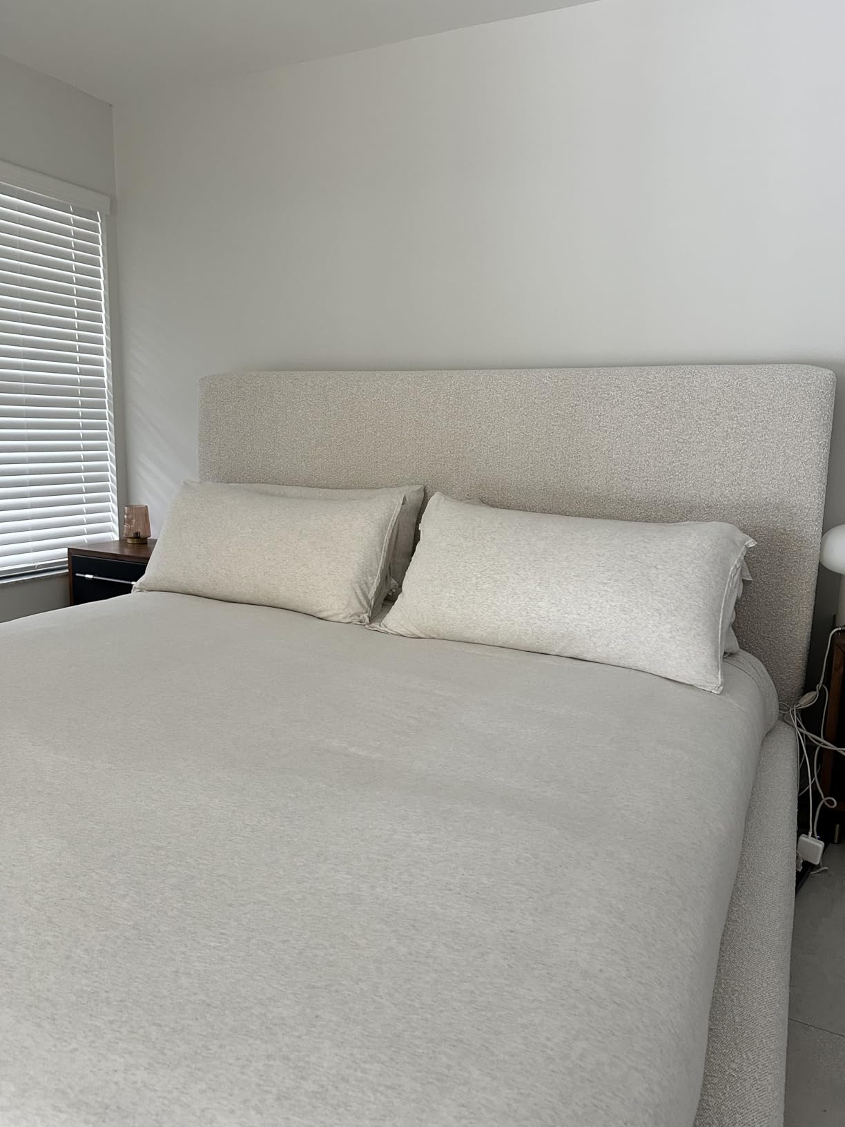 Calvin Klein - King Size Sheets Set, Naturally Soft Cotton-Blend Melange Jersey Bedding - Bed Sheets with Matching Pillowcases & Fitted Sheet (Modern Cotton Dark Blue) customer photo 1