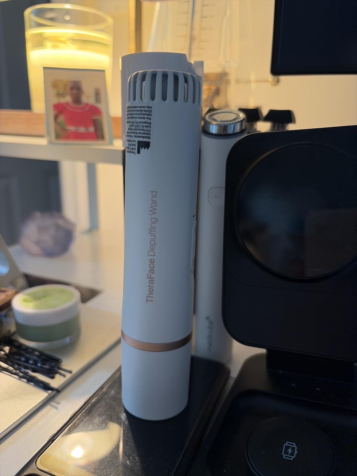 Therabody TheraFace Depuffing Wand - Cold and Heat Skincare Treatment to Depuff and Glow; Beauty Wand, Face Roller and Eye Massager for Eye Puffiness, Dark Circles and Skin Radiance customer photo 1