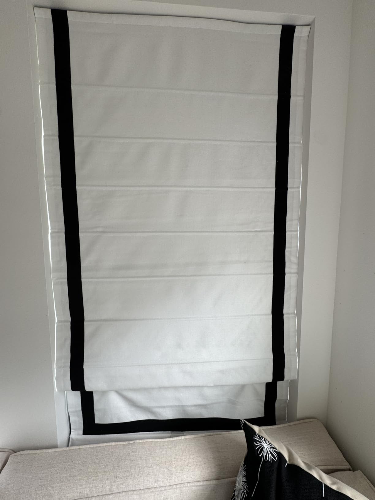 DEJAVU Cordless Bamboo Roman Shades, Blackout Light Filtering Blinds for Indoor Windows, Natural Woven Shades With Valance for Patio, Doors, Easy to Install, Pecan Color customer photo 1