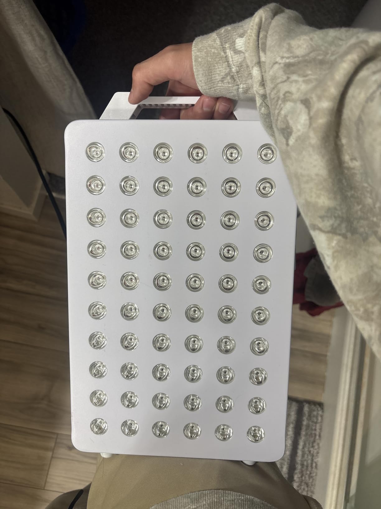BONTANNY Red Light Therapy, 630/660/810/830/850nm 5 Wavelengths Red Near Infrared Light Device with 60 Dual Chip Clinical Grade LEDs, Remote Control, Timer for Face, Body, Pain Relief, BO-300 (White) customer photo 2