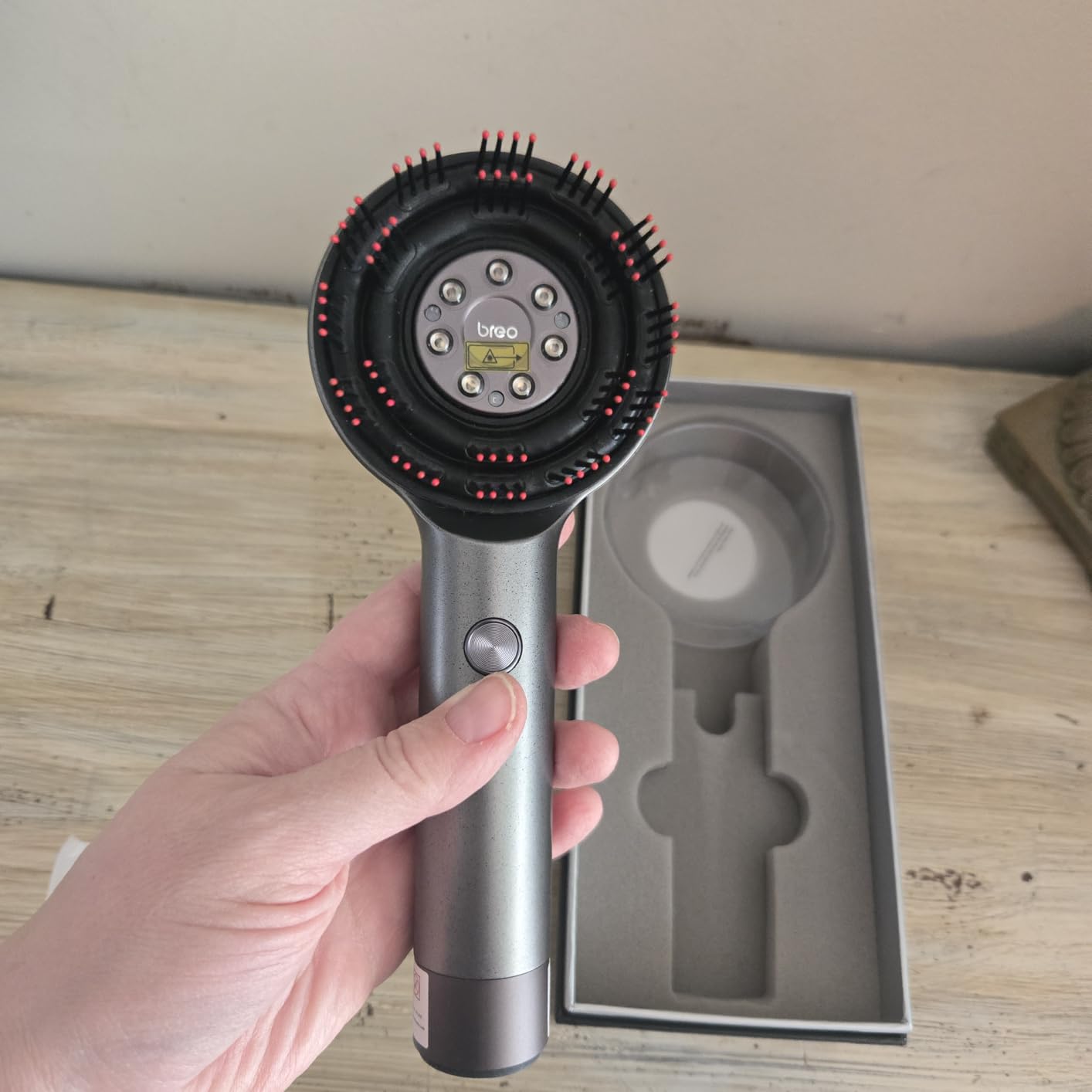 Breo Scalp 3L Laser Hair Growth Comb with 650nm Infrared Technology, 360° Scalp Massager, Waterproof Design, Effective Scalp Stimulation and Hair Regrowth customer photo 1